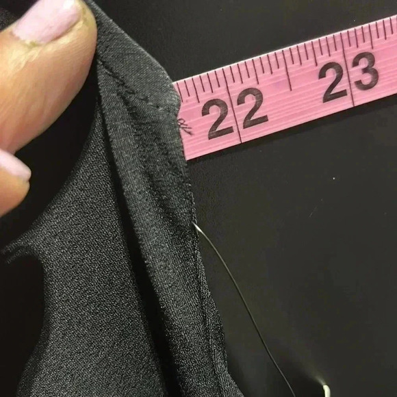 Liz Claiborne Career cap sleeve,round neck/V-neck tie, tank/shell top - Picture 6 of 11